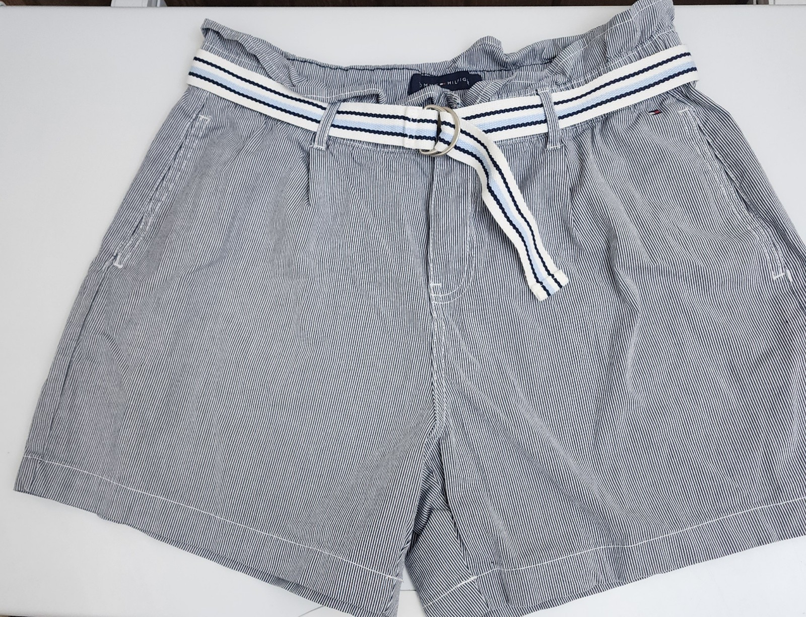 Tommy Hilfiger Sz 10 Blue And White Striped Shorts W/Belt Strechy Waist