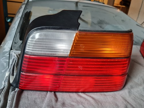 BMW e36 3er Limousine Limo rechts Rücklicht Rückleuchte original 1387070