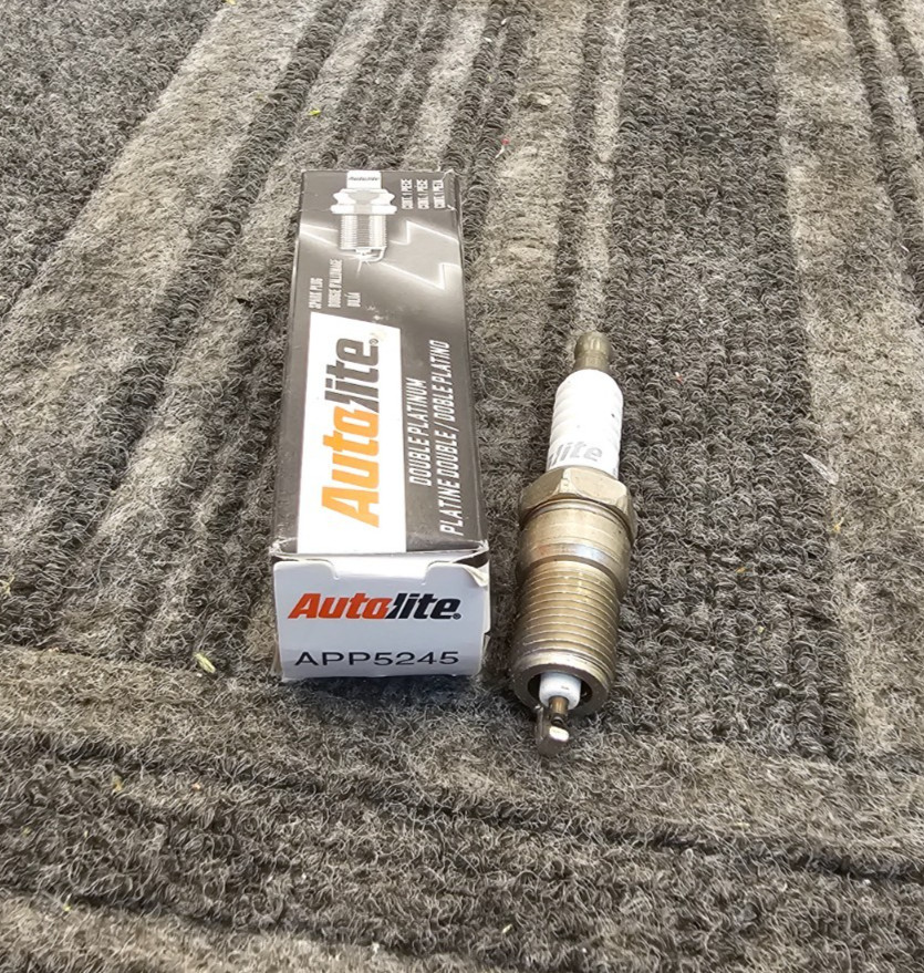 QTY 4 Autolite APP5245: Double Platinum Spark Plug Fits 03-06 Isuzu Ascender