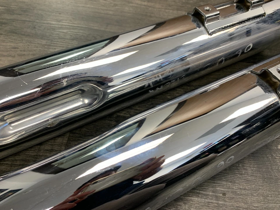 Silenciadores de escape cromados Electra Glide 95-16 Harley Davidson Vance & Hines Foto 4 de 4