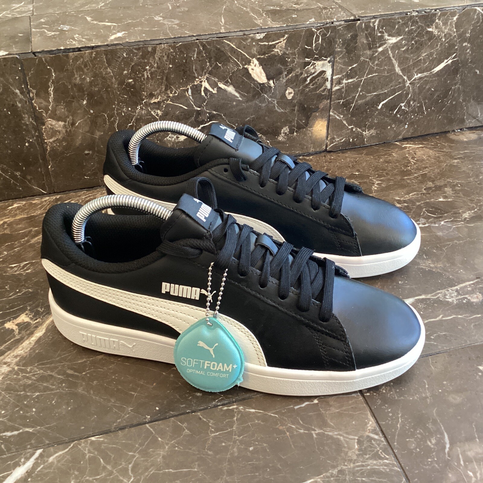 PUMA Men's Smash V2 Leather Casual Shoe 
