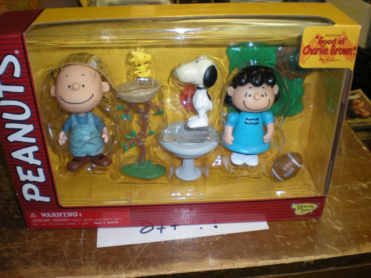 Peanuts Good Ol' Charlie Brown 3 Pack of Figures Including: Lucy, Snoopy, New