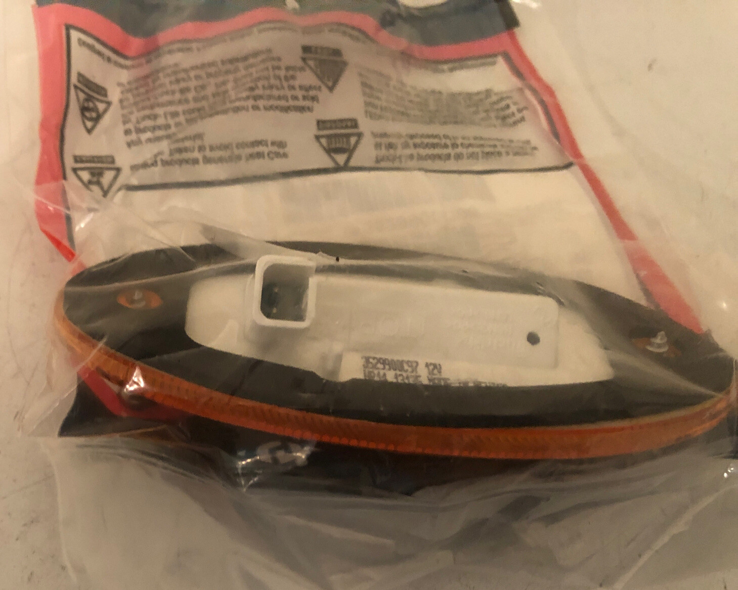 International Oval CAB Marker Lamp-red 8245860 Lot of -2–9d for