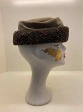 Vintage winter hats  60s hat  pillbox hat  velvet hat  faux fur trimmed