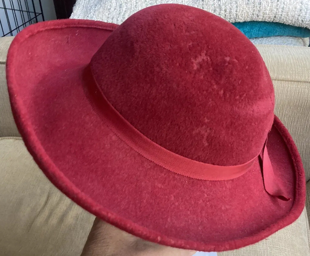 Vintage Frank Olive for Neiman Marcus Wide Brim Red Velvet  display picture 3