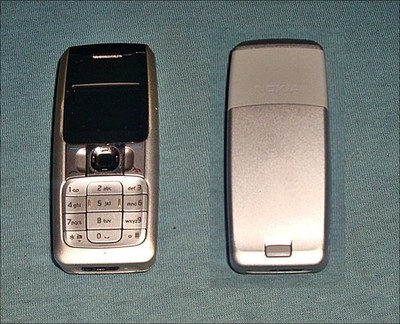 Handy '' Nokia  2310 '' - in Silbergrau (Mit Simlock) - Top Zustand...!