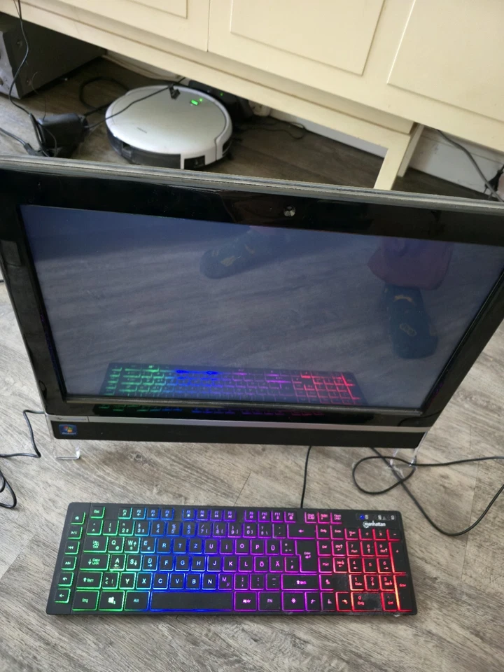 Packard Bell OneTwo M U5000 GE - All in One 20" Touch Display - Image 3 of 4