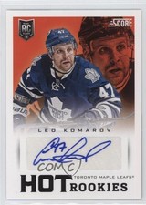 2013-14 Score Hot Rookies Signatures Leo Komarov #638 Auto 7p4