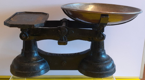 Beautiful Antique Cast Iron Edwardian J.W.Webb & Co Balance Scales 4.3 kg