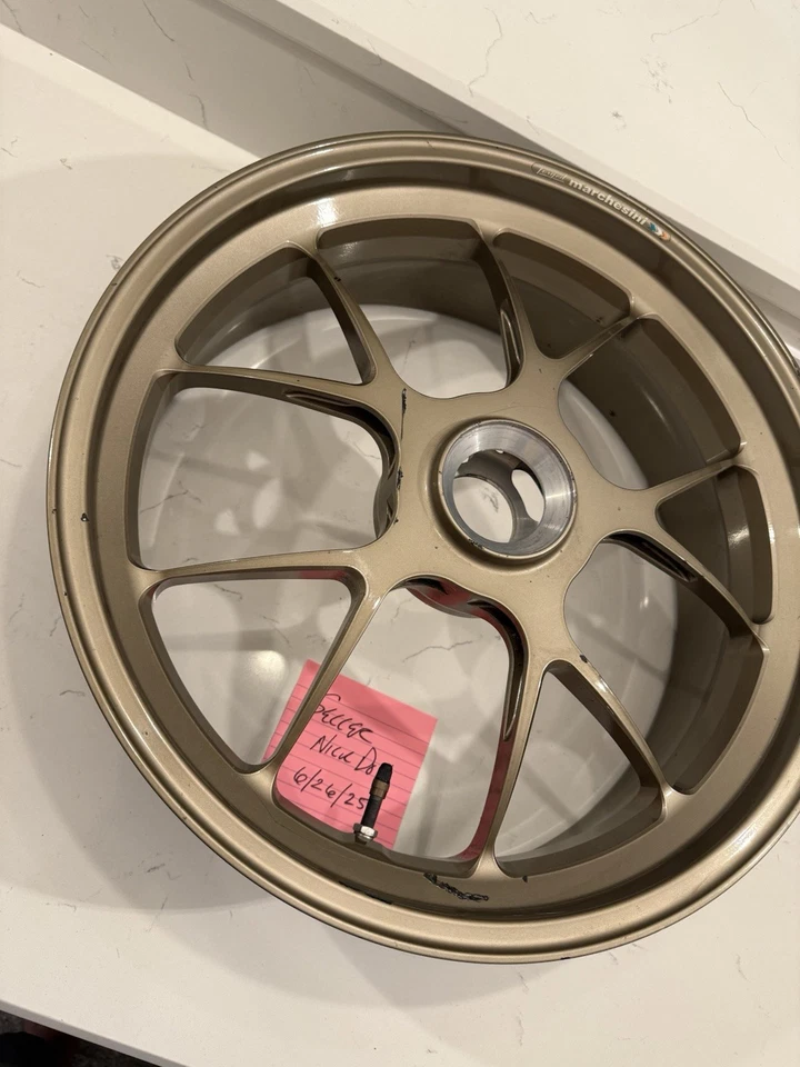 Rueda trasera Ducati 1098R-Marchesinin aluminio forjado Foto 3 de 4