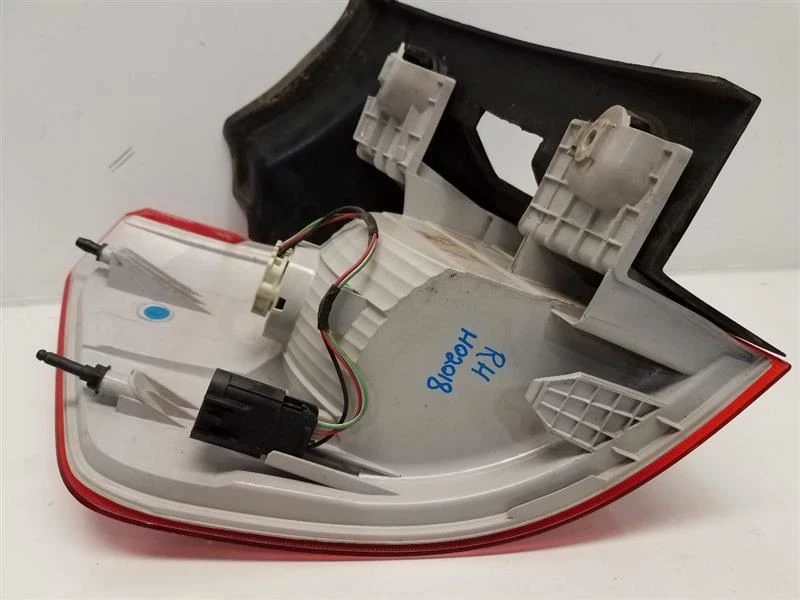 Luz trasera derecha para pasajero GMC Terrain SLT 2010-17 - cuarto de montaje Foto 4 de 4