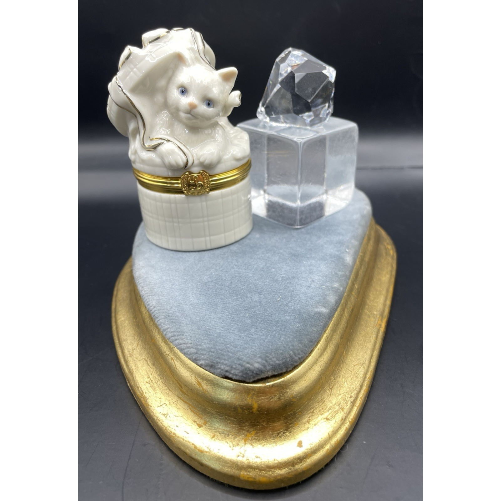 Handcrafted First Issue Lenox Treasures The Cat's Surprise Box- Trinket Box