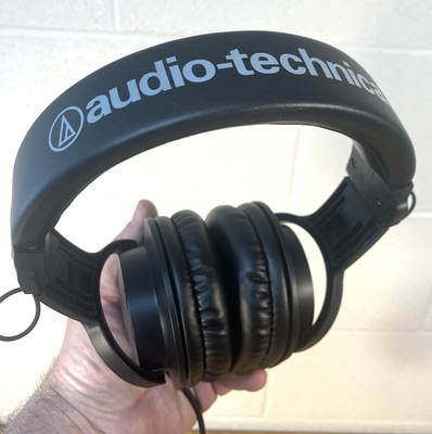 GREAT CONDITION Audio-Technica ATH-M20X Professional Studio Monitor Headphones