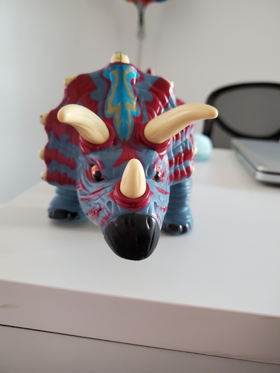 2006 MATTEL IMAGINEXT Walk & Roar Trample the Triceratops Dinosaur