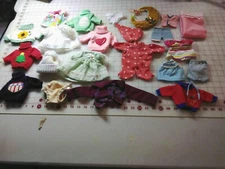 VTG LOT SMALL-MED SIZE CUTE 6"-12"? DOLL CLOTHES PCS PARTS-- MIXED BRANDS