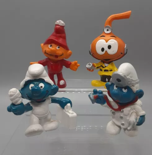 1978 & 1983 Schleich Peyo Medic Smurfs & Snorks PVC 2" Figures "ERROR PRINTING"