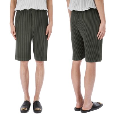 $305 Homme Plissé Issey Miyake Pleated Shorts | Deep Khaki | JP 2