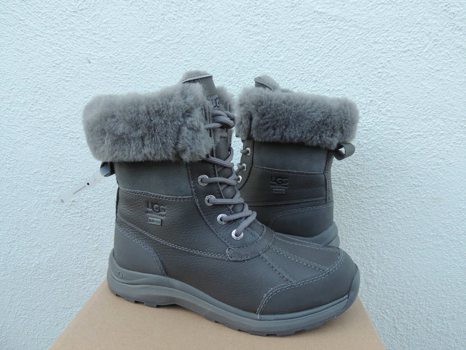 UGG CHARCOAL ADIRONDACK III WATERPROOF 