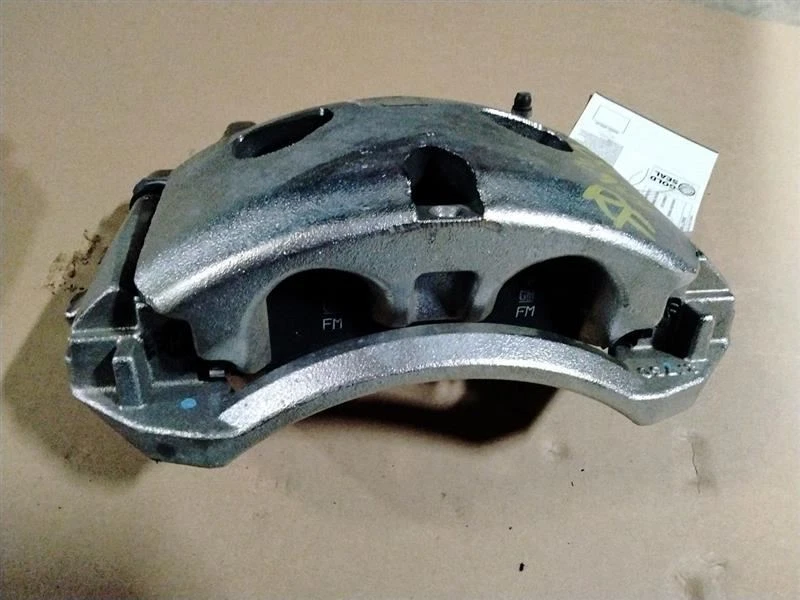 Pinza de freno delantera derecha pasajero Chevrolet Silverado 2500 2024 2707236 Foto 4 de 4