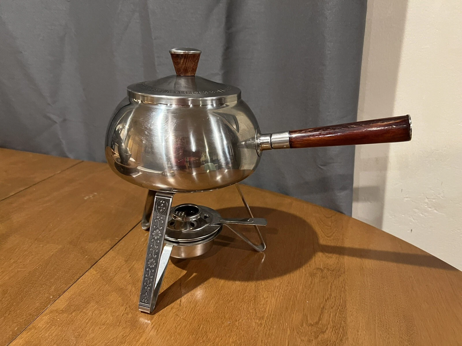 Vintage Mid Century Cordova 1969 Fondue Pot Stainless Steel Teak Japan 18-8
Opens in a new window or