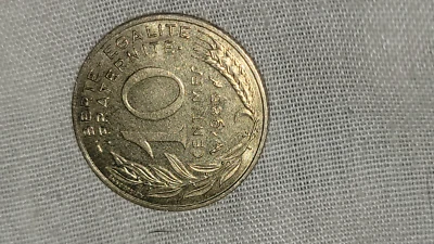 PIECE DE 10 CENTIMES DE FRANC 1985. MARIANNE.LAGRIFFOUL.BE. - Photo 1/4