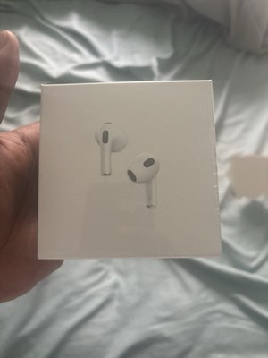 Apple AirPods (3rd Generation) MagSafe Charging Case Wireless Bluetooth White