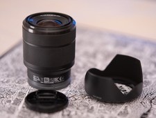 Sony FE 28-70mm f/3.5-5.6 OSS Lens Black SEL2870. Mint condition