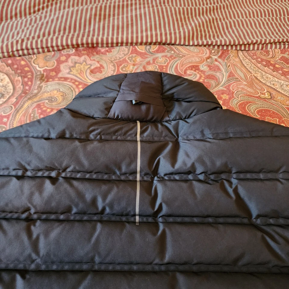 Lululemon Jacket Mens Large Black Navigation Puffer Goose Down Coat Sz LARGE - Image 4 of 4
