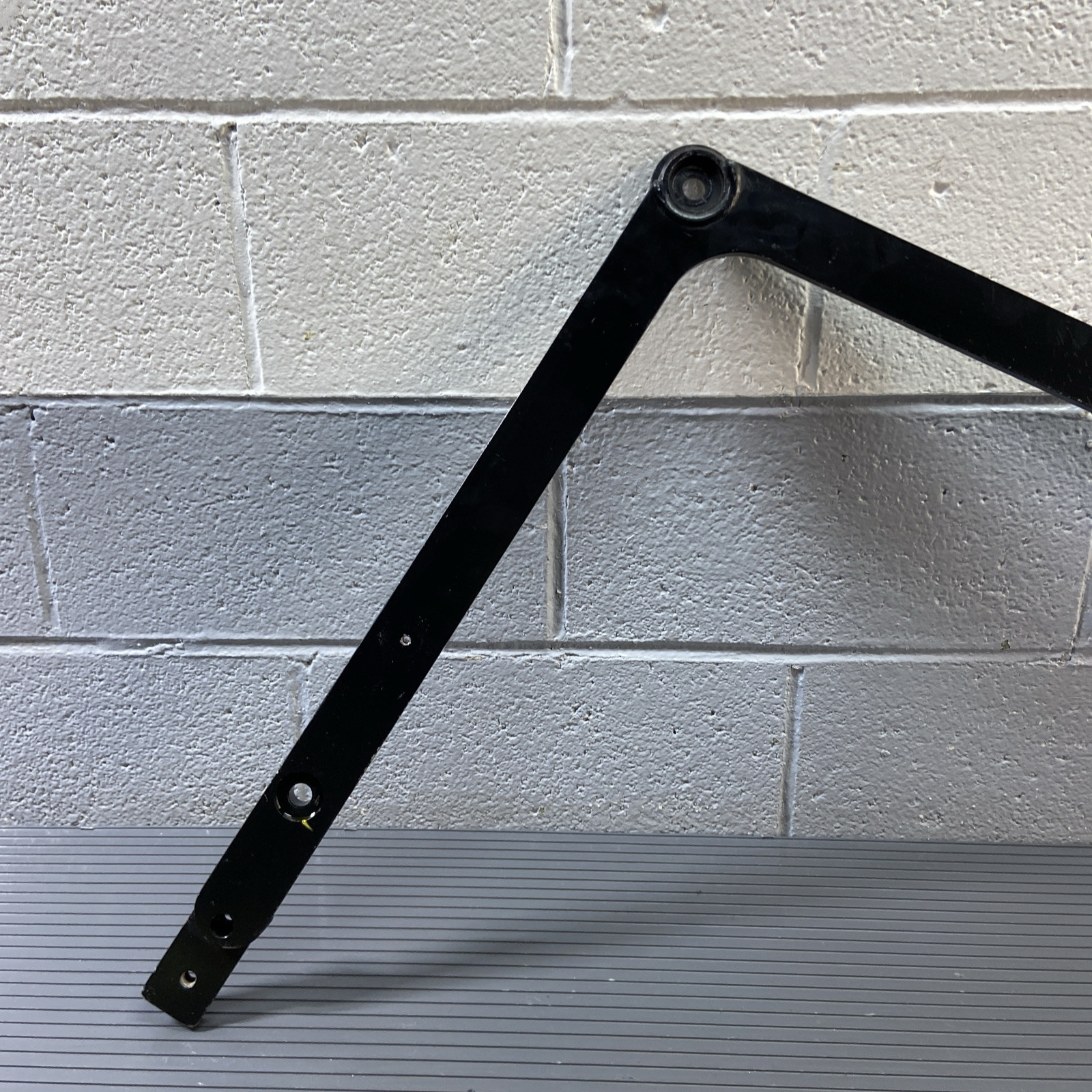 2017-2023 Rolls Royce Dawn RR6 Diagonal Rod Rear Left OEM Support Bracket