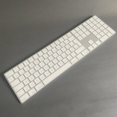 Apple Magic Keyboard mit Ziffernblock - Deutsch  A1843 / EMC 3138 (MQ052D/A)