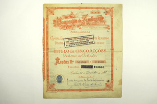 COMPANHIA DA ZAMBEZIA TITRE DE 5 ACTIONS DE 100 ESCUDOS LISBONNE 1945