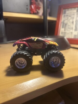 HOT WHEELS MONSTER JAM DIECAST MAXIMUM DESTRUCTION 1:64 MONSTER TRUCK