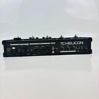 TC-HELICON VOICELIVE 2 Vocal Multi-Effects Processor Pedal