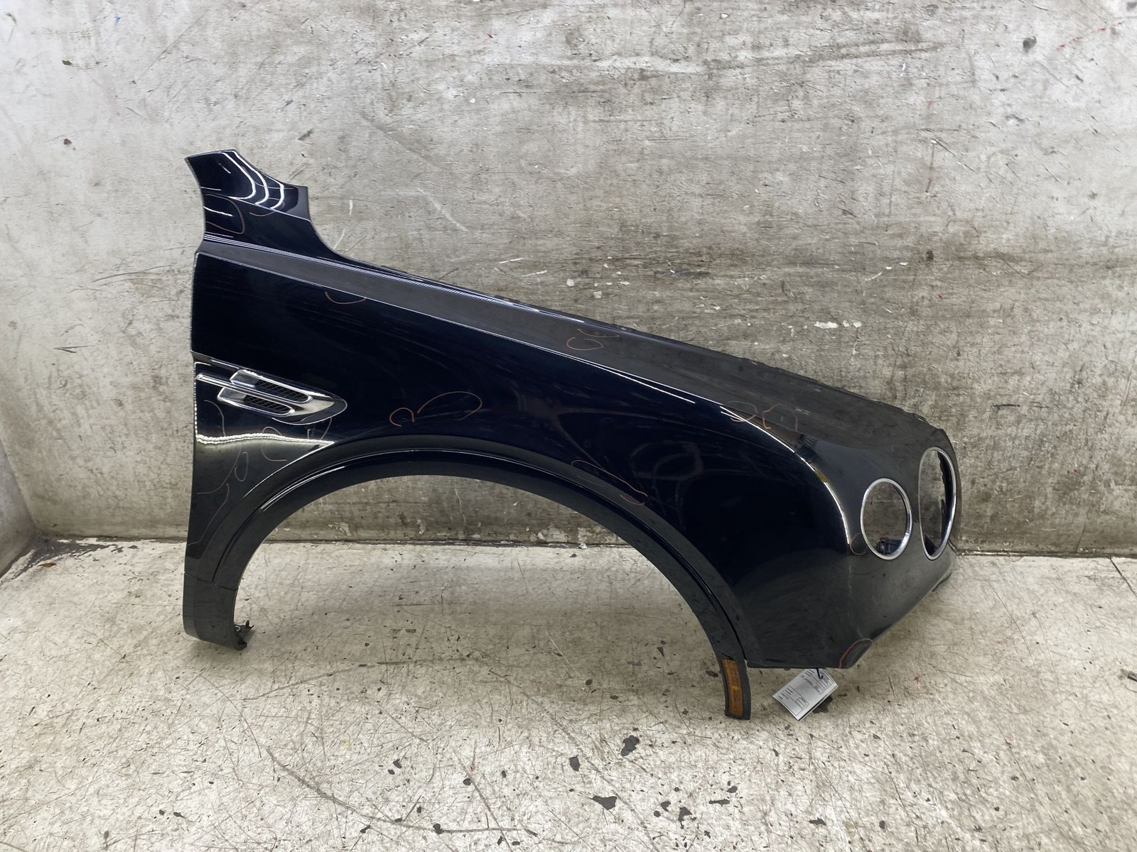 2015-2020 BENTLEY BENTAYGA OEM RH RIGHT PASSENGER FENDER W/ MATCHED FLARE
