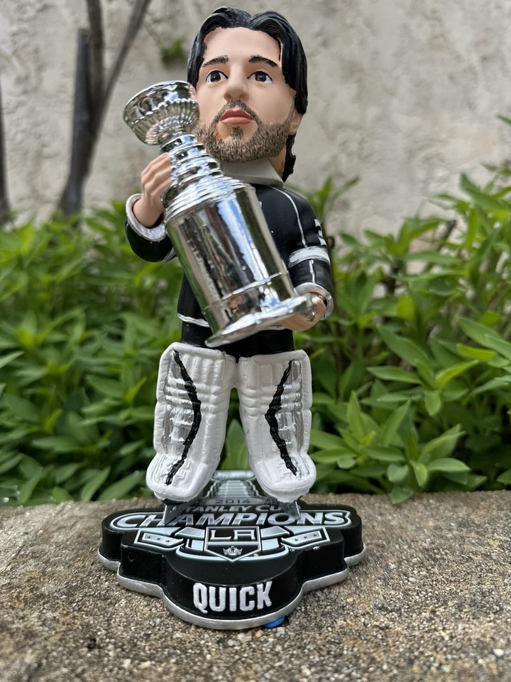 LA Kings Jonathan Quick 2014 Stanley Cup Champion BobbleHead 8" 475 / 2,014 LE ! - Image 2 of 4