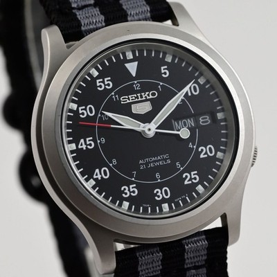 Good condition SEIKO 5 Seiko 21 jewels Automatic 38mm Black Dial Day Date Ref.7S