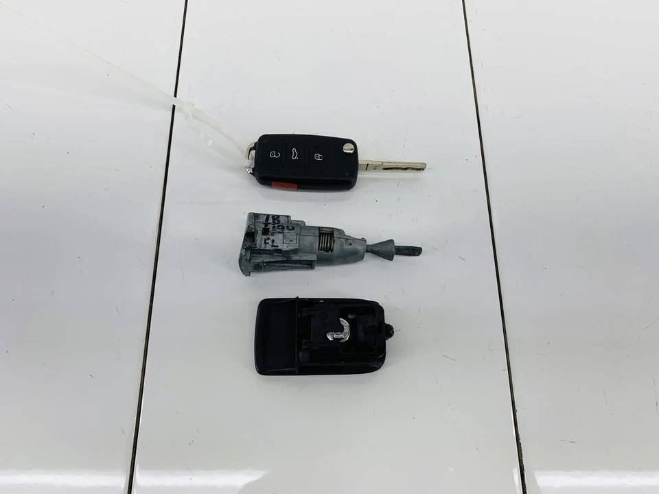 Volkswagen Tiguan Limited 2018 guantera puerta y cilindro de bloqueo central con llave OEM Foto 4 de 4