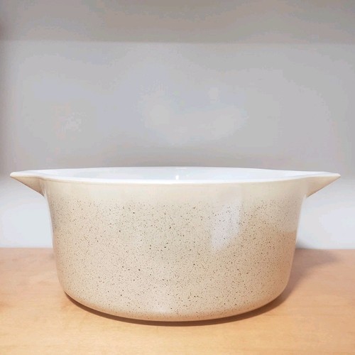 Vintage PYREX 475 Homestead Beige Tan With Brown Specks Round Casserole 2.5 QT. - Picture 2 of 7