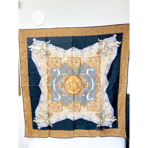 Lot de 1 foulards et mouchoirs en soie ChristianDior Christian Dior d'occasion LIAM 0