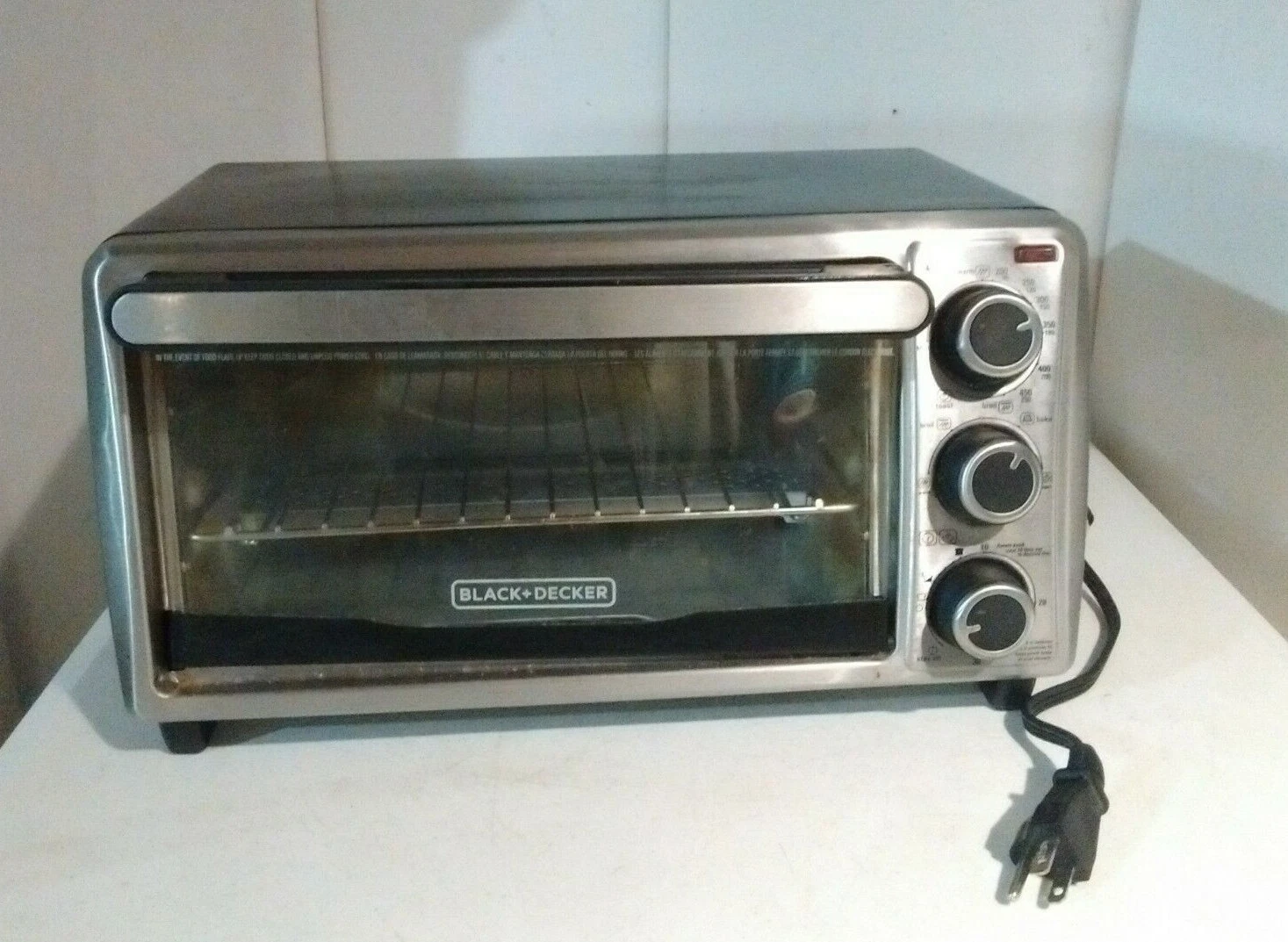 Black + Decker Steel Electric Countertop Toaster Oven Broiler Bake Warm