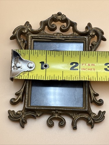 Mini Photo Frames Hong Hong Lot Of 2 Gold Colored Plastic Miniature - Picture 5 of 7