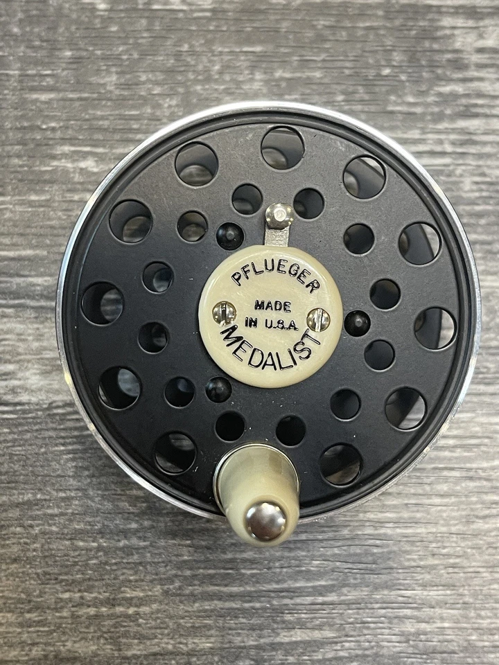 Carrete de mosca Pflueger Medalist 1492 solamente - SIN CARRETE - Envío gratuito Foto 2 de 3