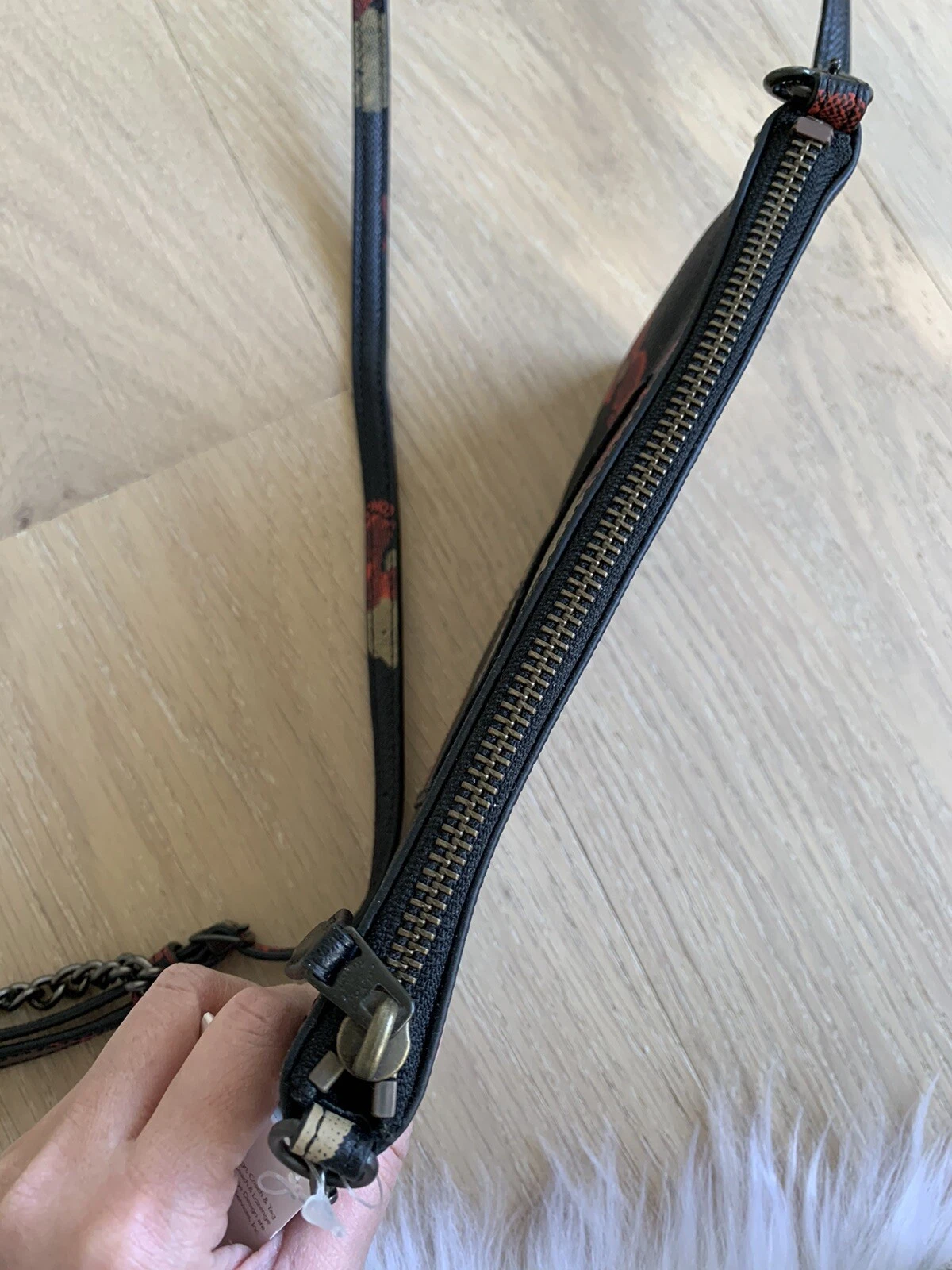 Borsa a tracolla piccola Coach nuova con etichette o frizione in pelle floreale rimovibile