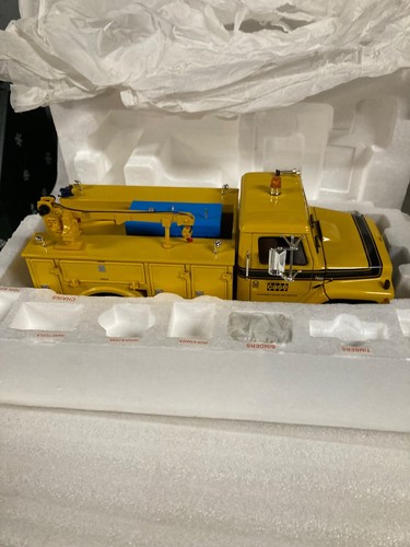1st Gear International Case service truck slightly used - Picture 5 of 9