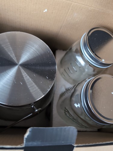 Juego dispensador de tarro de masón de 5 piezas artesanía y más 4 tarros cubiertos vasos y jarra nuevo en caja - Imagen 8 de 9
