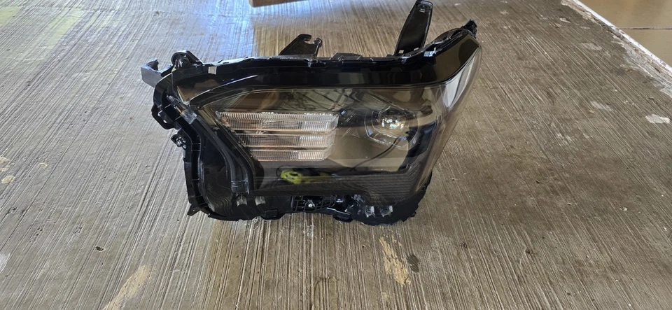 Conjunto de faros LED Tacoma 2025 lado del conductor para Toyota Tacoma Foto 3 de 4