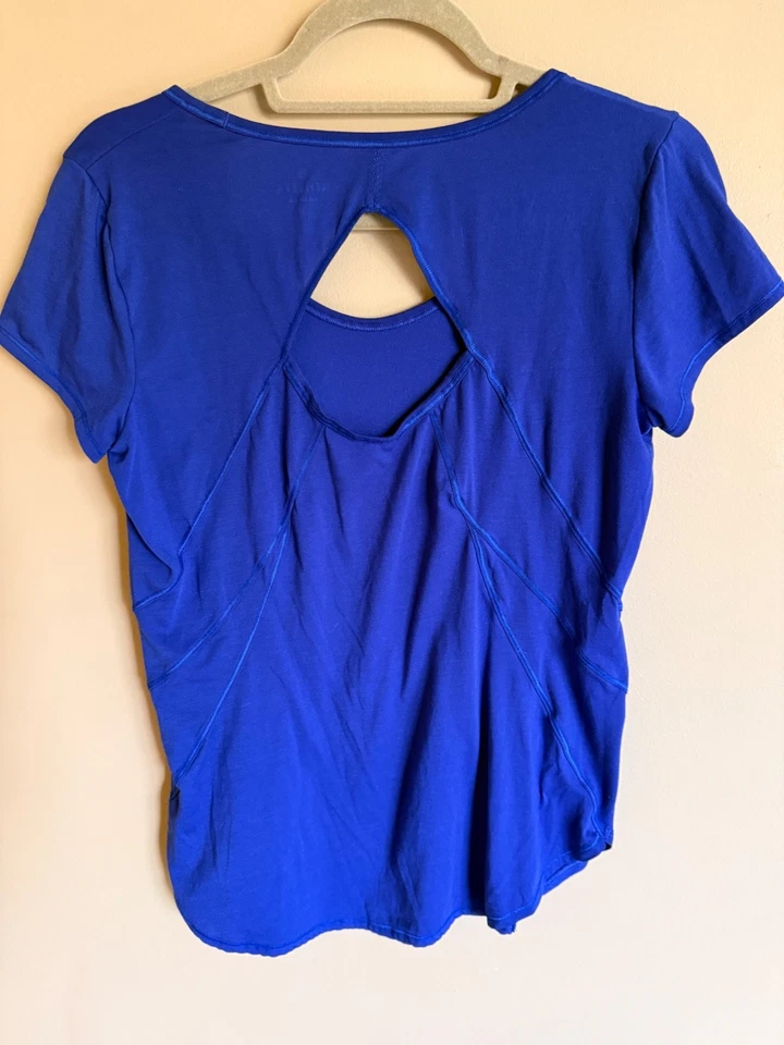 Camiseta Athleta Corte Calce Relajado Manga Gorra Camiseta Azul Brillante Talla Mediana Foto 2 de 4