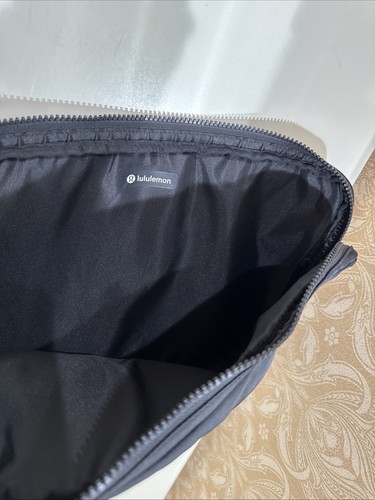 Lululemon Black 16” Laptop Sleeve - Picture 4 of 4