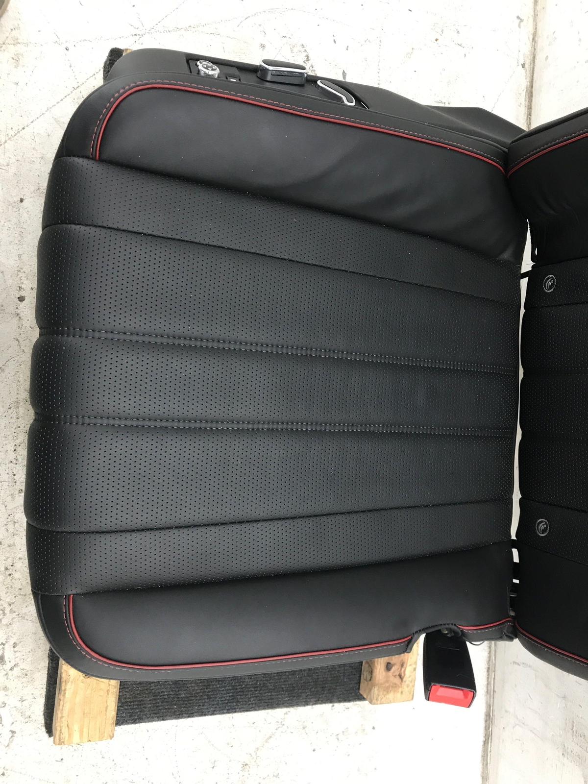 2013 - 2019 BENTLEY FLYING SPUR RIGHT REAR SEAT W/ SWITCH *SEATBELT INDENT* OEM