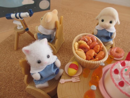 Sylvanian Families Fennec &7 Knights Sep Moon View Party KO-29 VINTAGE RARO - Foto 5 di 20